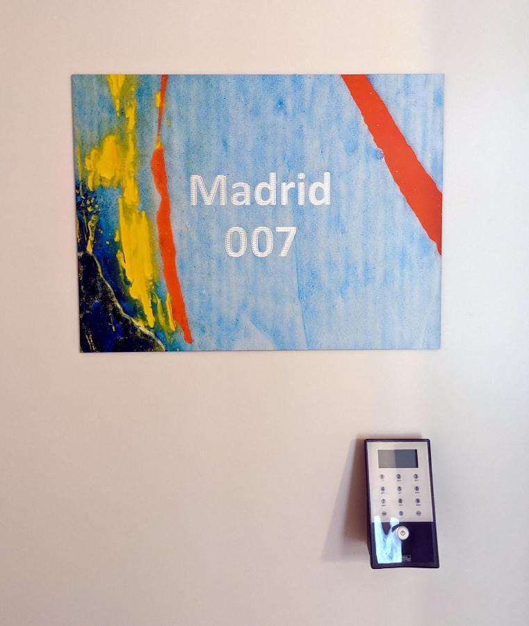 007 Studio Apartment Madrid 30M2 Klagenfurt am Woerthersee Екстер'єр фото